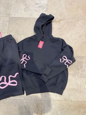 Edickted set  Dark Gray Hoodie with Pink Tag Detail and sweatpants